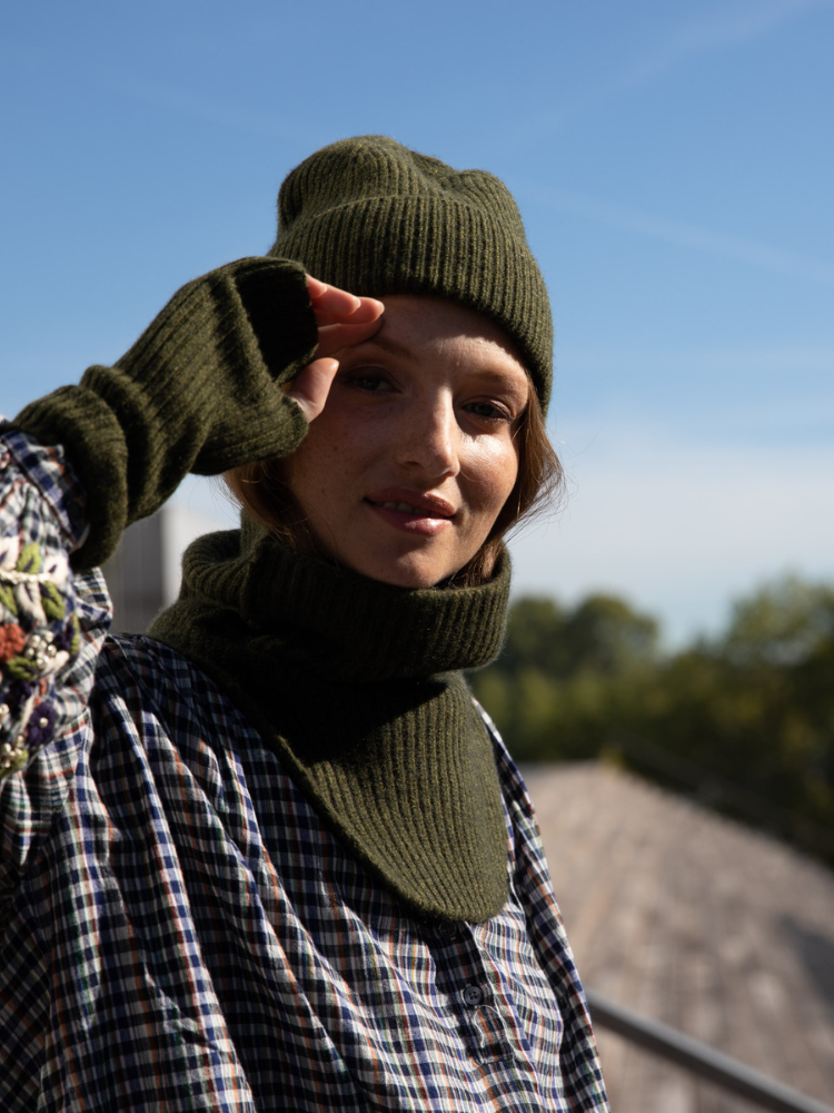 Col KOON 100% cachemire 6 fils couleur kaki. Boutique Mademoiselle Louise - Melle Louise.