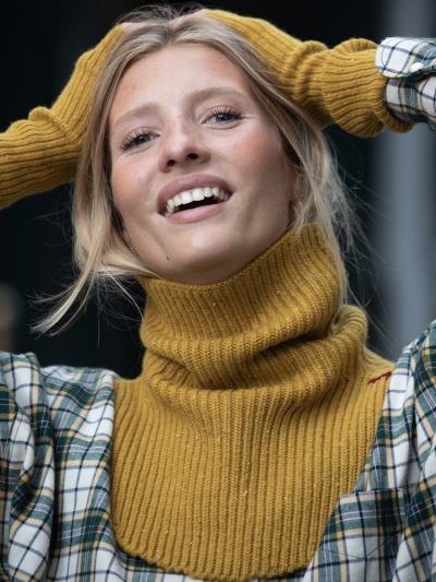 Col KOON 100% cachemire 6 fils couleur safran. Boutique Mademoiselle Louise - Melle Louise. 2