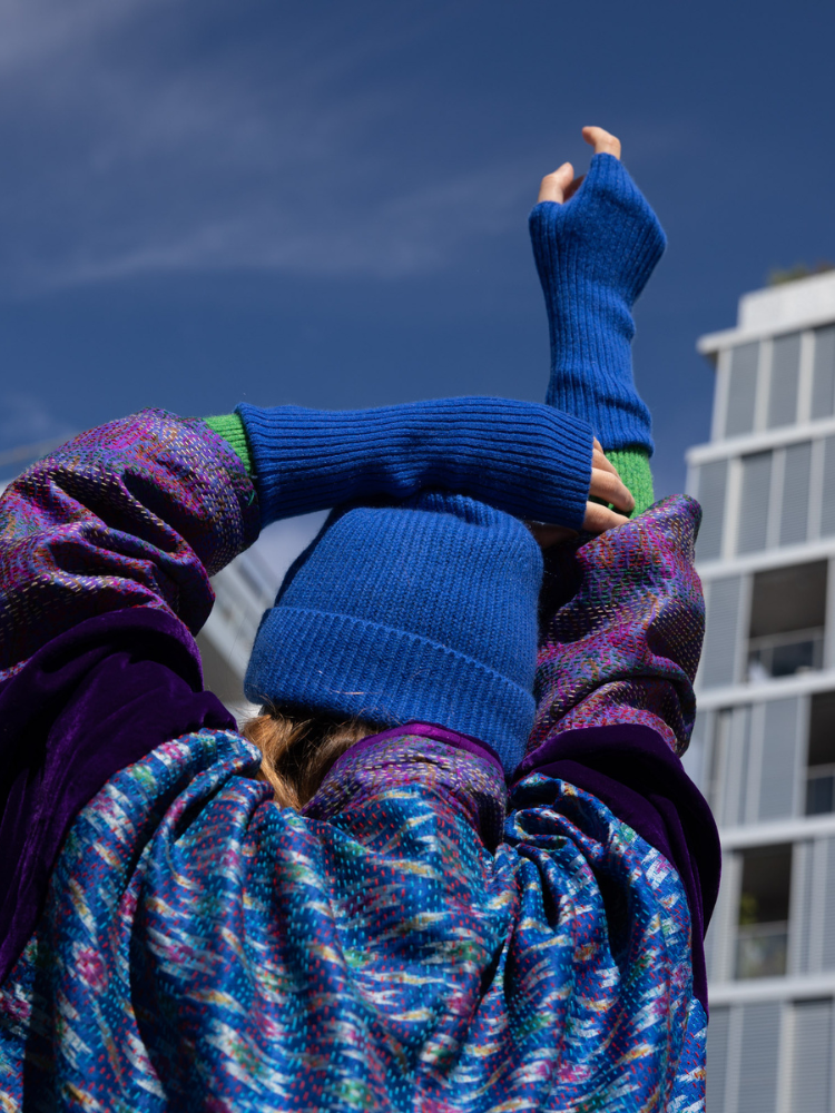 Mitaines KOON 100% cachemire 6 fils couleur bleu roi. Boutique Mademoiselle Louise - Melle Louise.