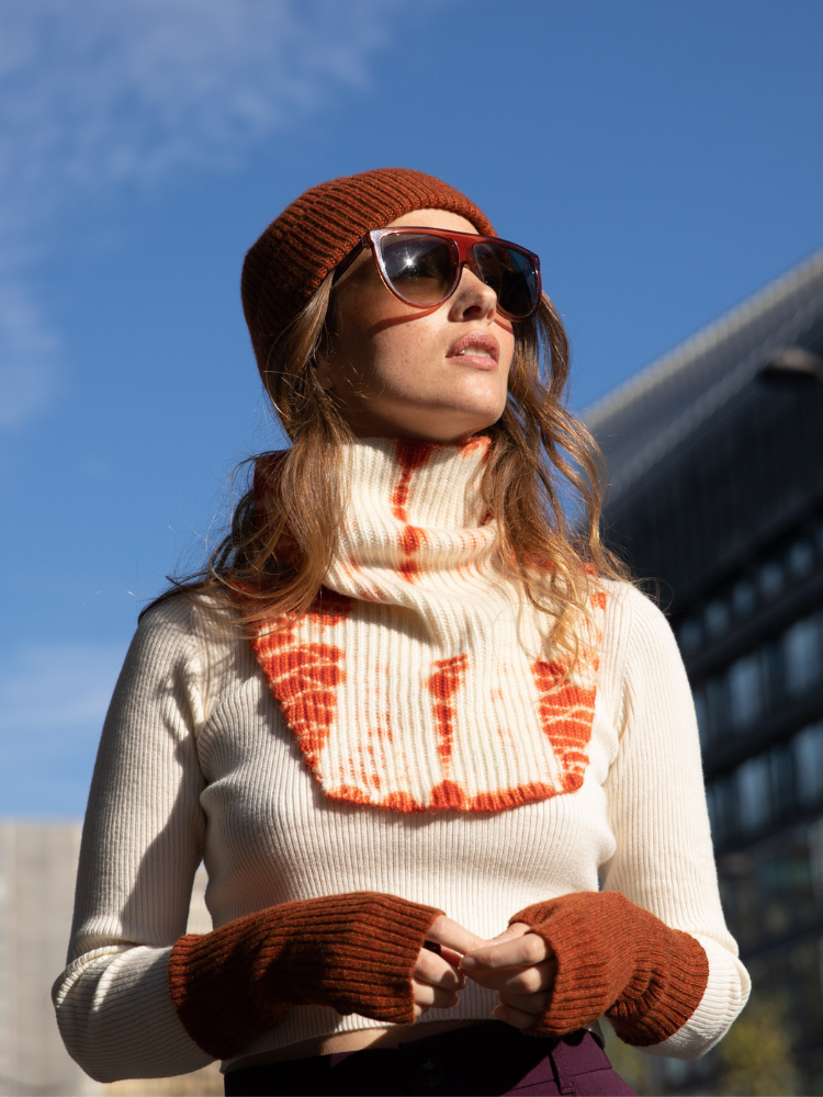 Col KOON 100% cachemire 6 fils couleur orange tie and dye. Boutique Mademoiselle Louise - Melle Louise.