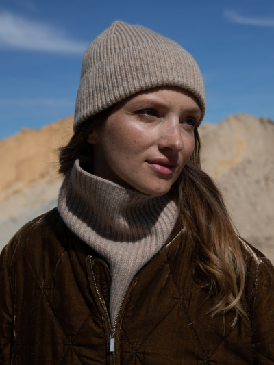 Bonnet KOON 100% cachemire 6 fils couleur beige. Boutique Mademoiselle Louise - Melle Louise.