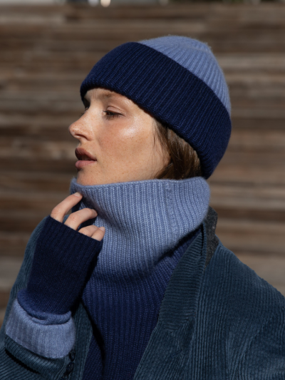 Bonnet KOON 100% cachemire 6 fils couleur deep dye bleu. Boutique Mademoiselle Louise - Melle Louise. 2