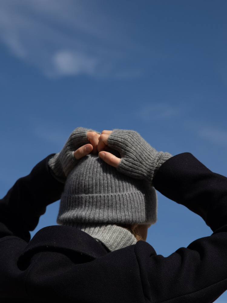 Bonnet KOON 100% cachemire 6 fils couleur gris. Boutique Mademoiselle Louise - Melle Louise.