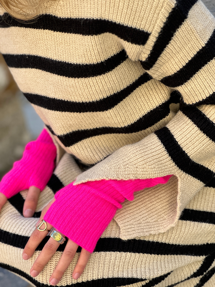 Mitaines KOON 100% cachemire 6 fils couleur rose fluo. Boutique Mademoiselle Louise - Melle Louise.