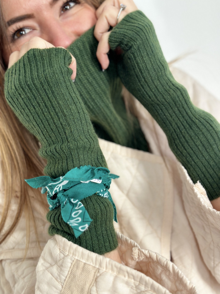 Mitaines KOON 100% cachemire 6 fils couleur sapin. Boutique Mademoiselle Louise - Melle Louise.