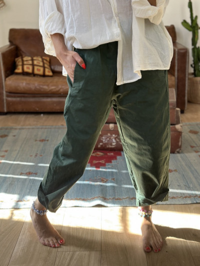 Pantalon loose avec taille élastique vert bouteille Johanna Paris. Boutique Mademoiselle Louise - MELLE LOUISE