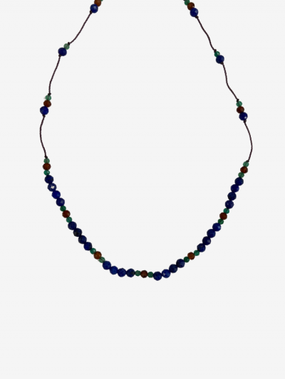 Collier Line Rakhi me Guss composé de différentes pierres : lapis lazuli, spessartite et onyx vert