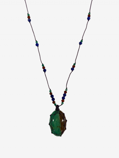 La pierre chrysoprase a des grandes vertus en ce qui concerne la compassion et la douceur. Rakhi me