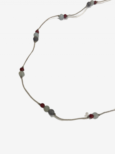 Ras de cou Rakhi Me lucie en pierres fines composé de différentes pierres: calcédoine, iolite et zircon violet 2