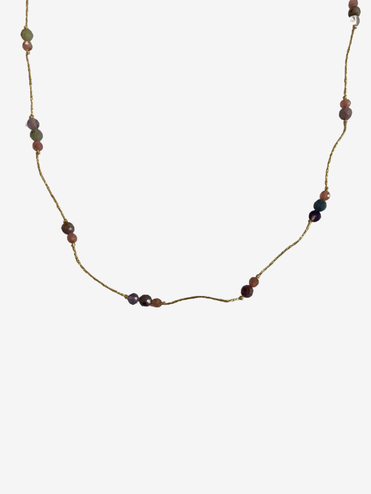 Ras de cou Rakhi me Raph Metalic en pierre fines différentes pierres : quartz fumé, saphirs multicolores et tourmaline rose