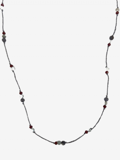 La pierre iolite favorise un sommeil profond et récupérateur, elle est connue pour faciliter l'endormissement . Rakhi me