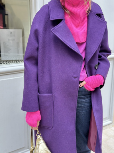 Manteau élégant et intemporel. Manteau mi-long en laine violet. Boutique Mademoiselle - Louise.