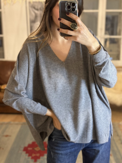 Pull col V coupe oversize gris manches longues. Boutique Mademoiselle Louise - MELLE LOUISE.