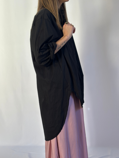 Chemise longue noir oversize femme. Chemise noir longue. Mademoiselle Louise.