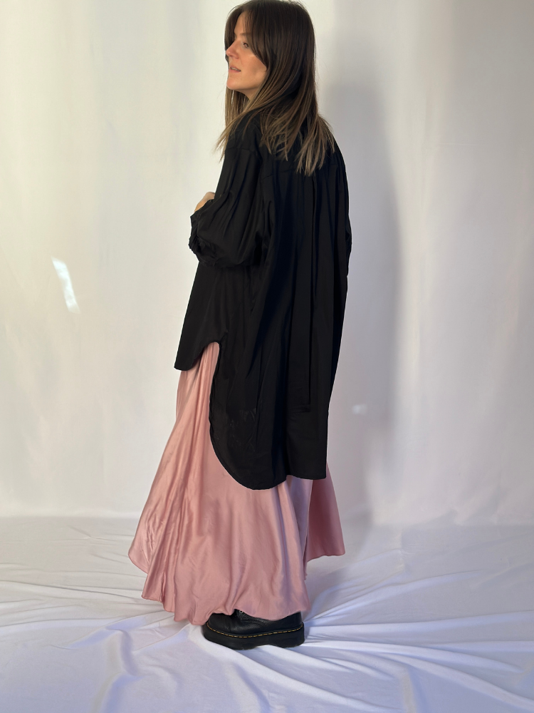 Chemise longue noir oversize femme. Chemise noir longue. Mademoiselle Louise.