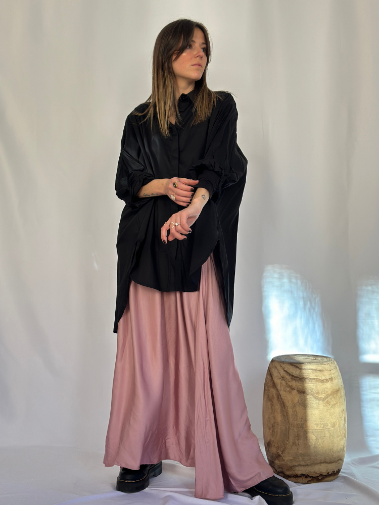 Chemise longue noir oversize femme. Chemise noir longue. Mademoiselle Louise.