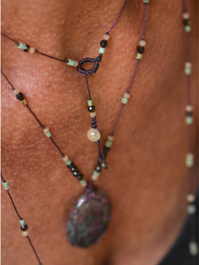 Ras de cou UPI turquoise Rakhi Me. pierre de lune. Turquoise afghane et oeil de chat. Melle Louise. 2