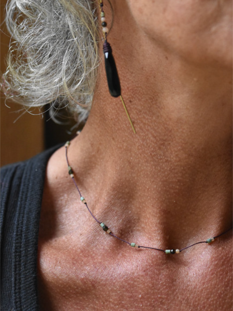 Ras de cou UPI turquoise Rakhi Me. pierre de lune. Turquoise afghane et oeil de chat. Melle Louise.