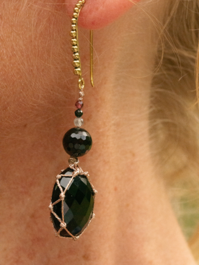 Boucles d'oreilles MINA LEON onyx noir en pierres fines composées de plusieurs pierres. Rakhi me. Melle Louise