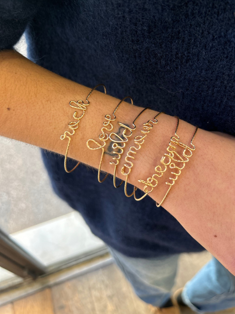 Bracelet écriture rock en plaqué or 14K. Boutique Mademoiselle Louise - Melle Louise
