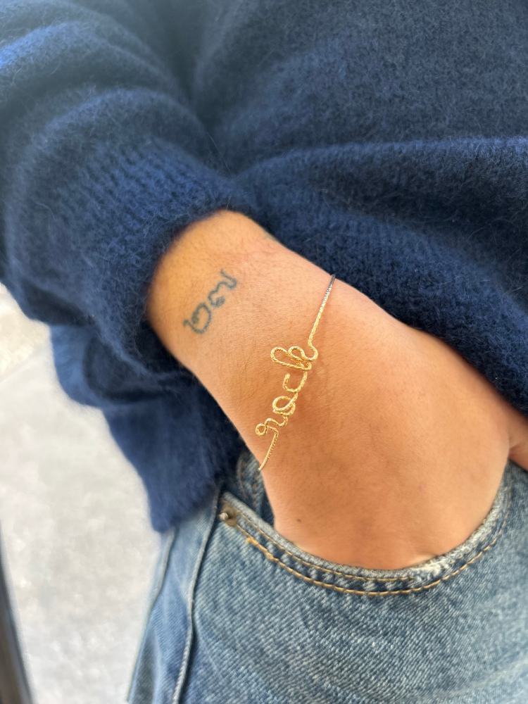 Bracelet écriture rock en plaqué or 14K. Boutique Mademoiselle Louise - Melle Louise