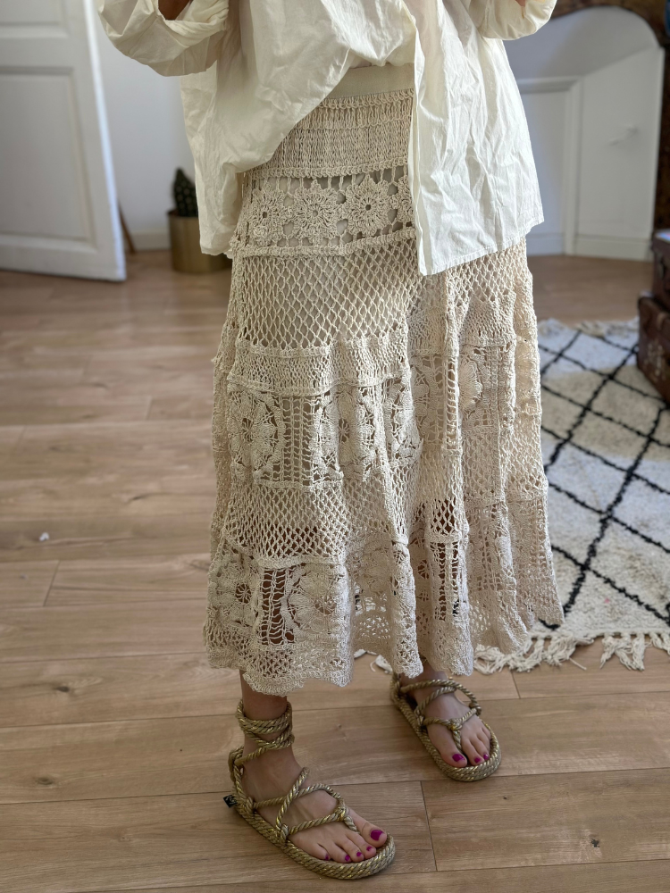 Jupe en crochet écru taille élastique. Jupe en crochet doublée. Mademoiselle Louise.