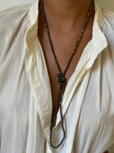 Bracelet multi tours en perles de cristal facettés anthracite irisé. Boutique Mademoiselle Louise - Melle Louise.