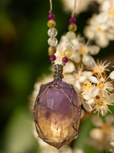 Collier Rakhi Me. Petit talisman capri amétrine. Mademoiselle Louise.
