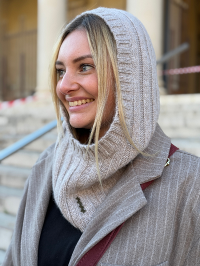 Cagoule big hood beige cachemire col KOON. Boutique Mademoiselle Louise. 2