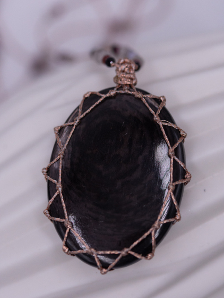 Collier Rakhi me, petit talisman Laz Hyperstène métal composé de plusieurs pierres : grenat, labradorite et onyx noir