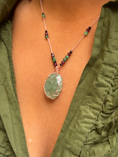 Petit talisman QUARTZ framboise vert