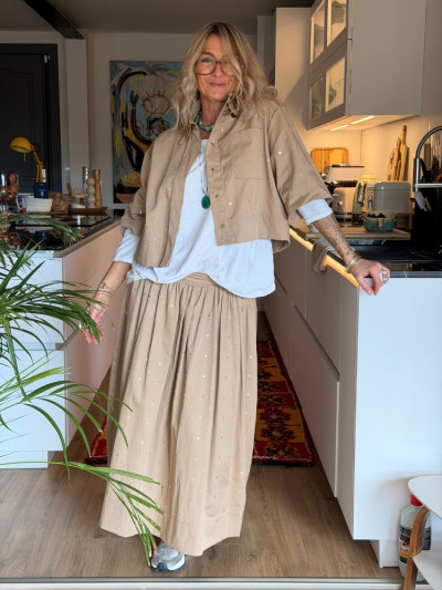 Jupe PERLA camel à clous 2