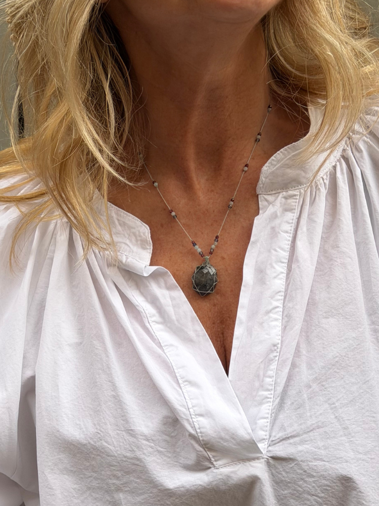 Petit talisman LUCIE iolite