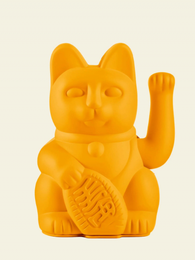 Chat chanceux jaune profond