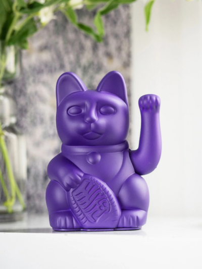 Chat chanceux violet