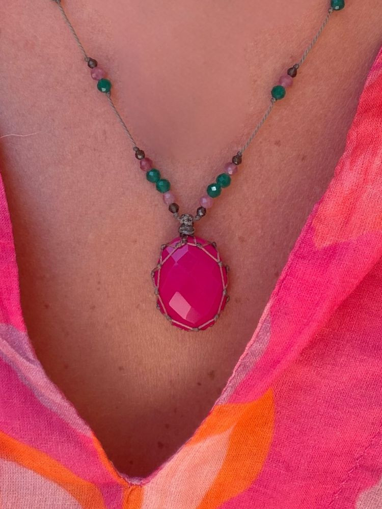 Petit talisman AGATE fushia