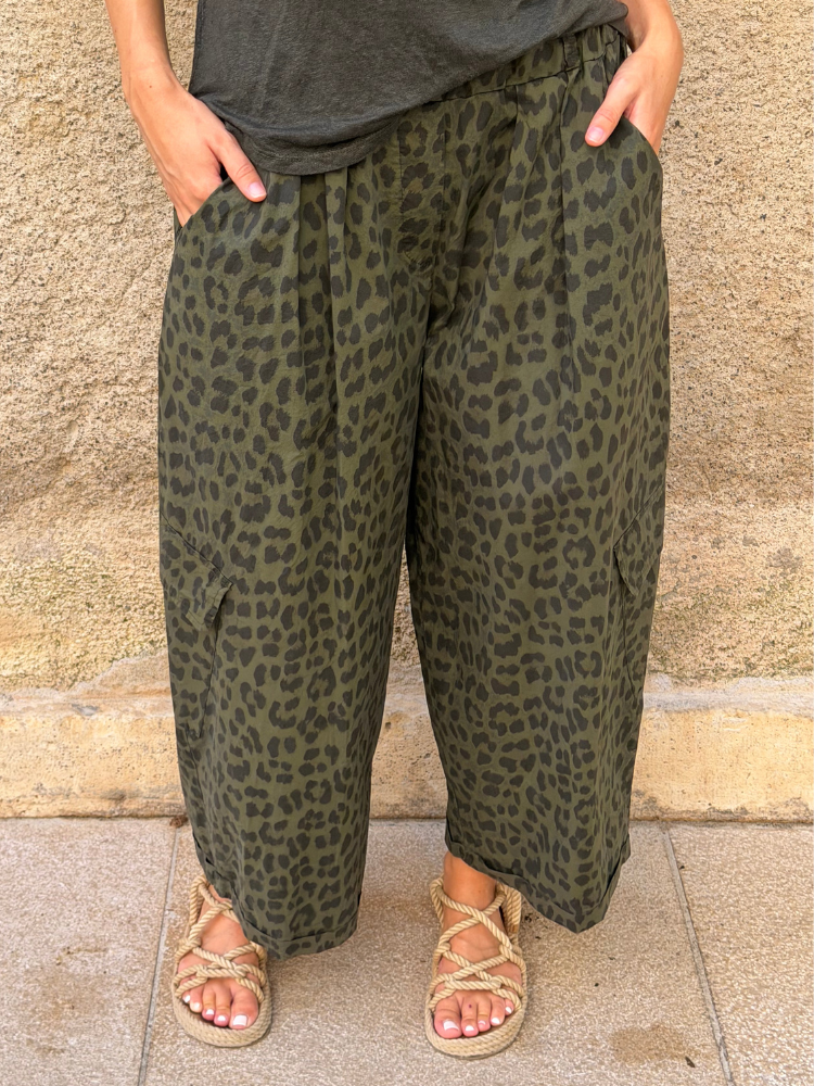 Pantalon SOLA léopard vert