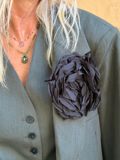 Broche ROSITA noir