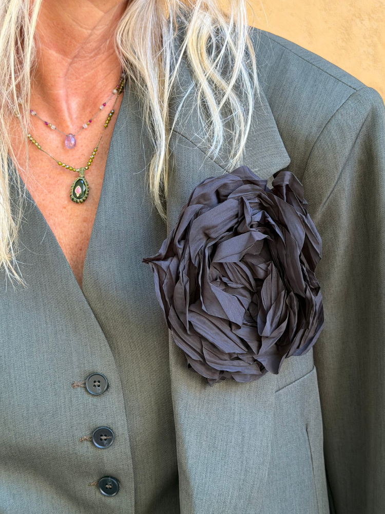 Broche ROSITA noir