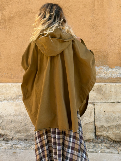 Cape GIGI camel 2