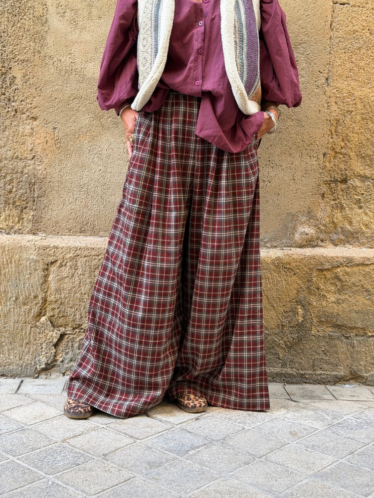 Pantalon NIKI à carreaux bordeaux