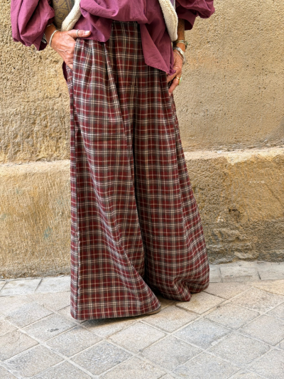 Pantalon NIKI à carreaux bordeaux